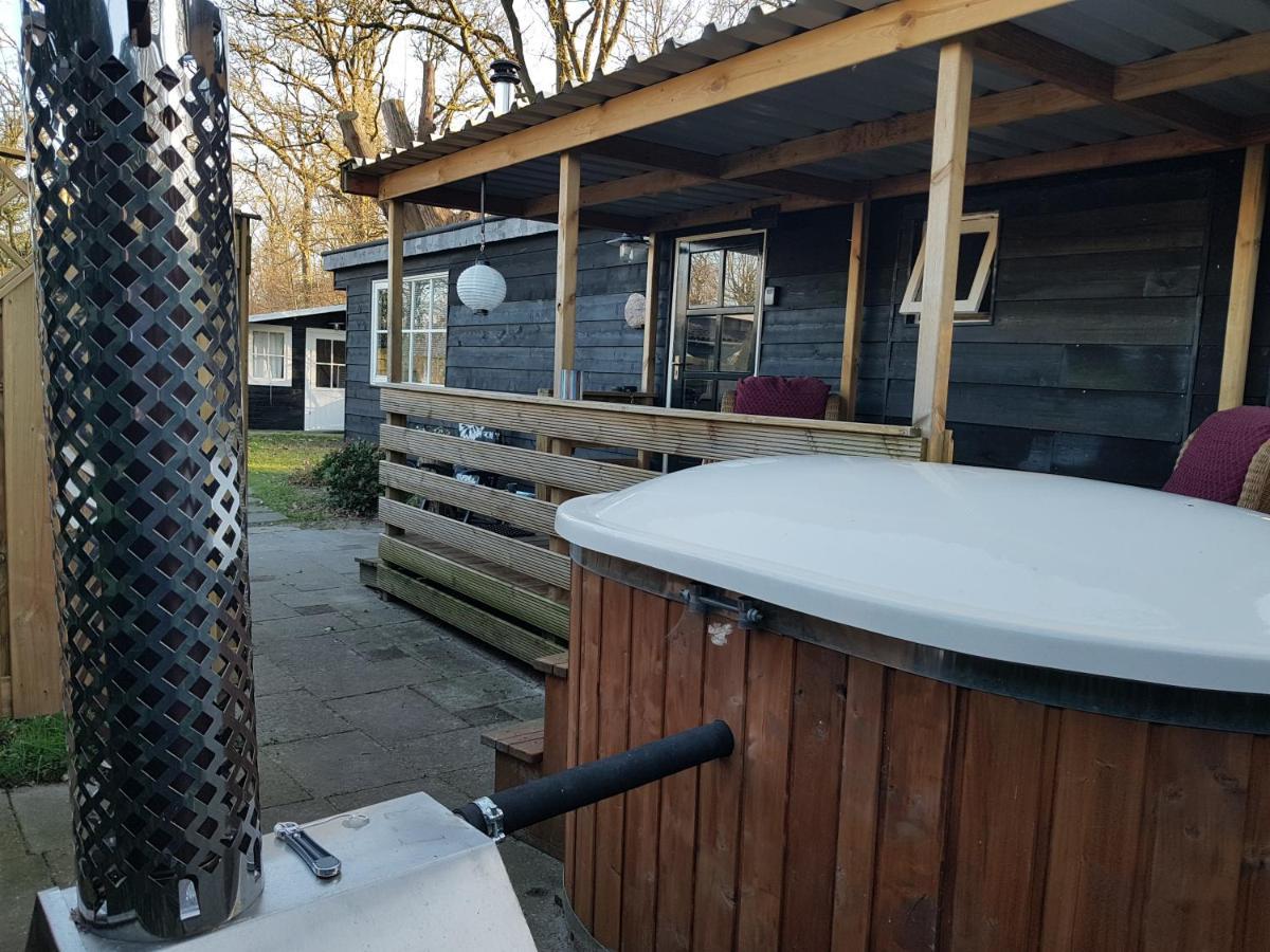 Chalet 2 Pers Met Hottub - Aan De Bosrand - Ijsselmeer - Gaasterland - Bos Rijs Exterior photo
